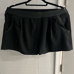 Jessica Simpson Elastic Waist Shorts With Pockets Size M